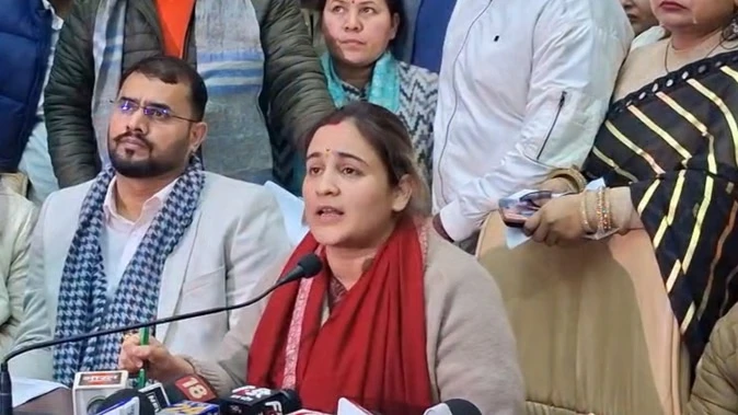 अपर्णा यादव के आरोपों पर केजीएमयू का पलटवार, कहा– तुरंत की गई कार्रवाई