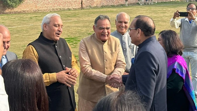 मुख्य न्यायाधीश सूर्यकांत का हिसार आगमन: अधिवक्ताओं ने भव्य स्वागत किया