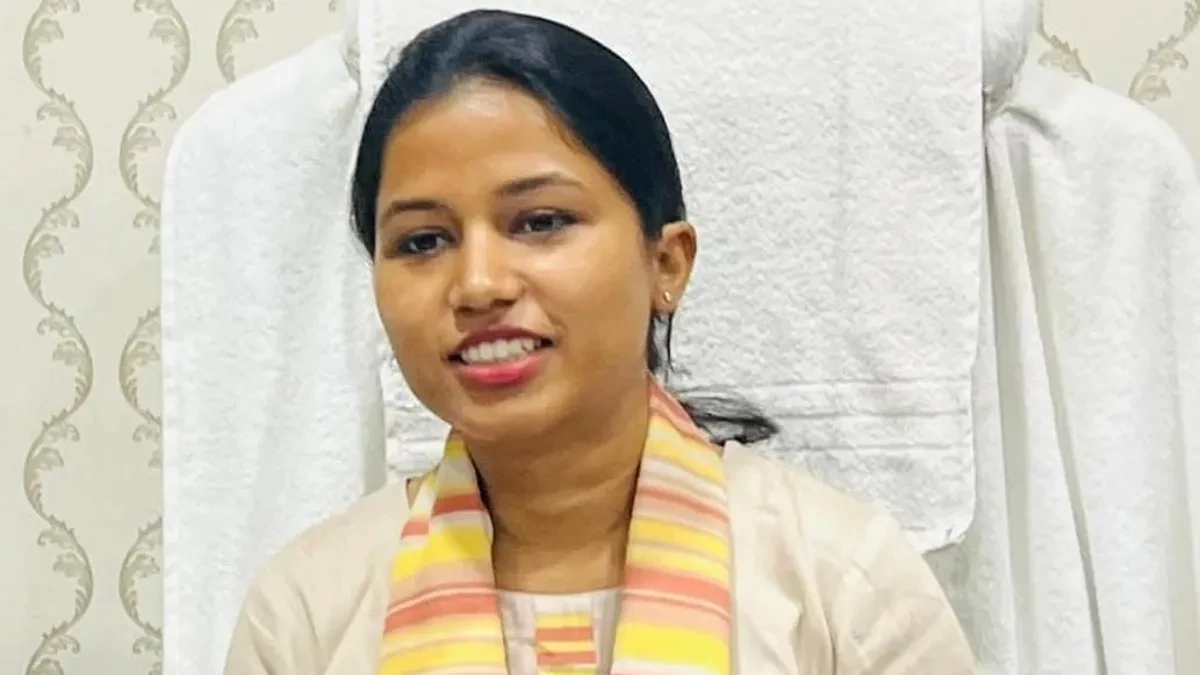 आईएएस शिवांक्षी बनीं बेतिया की नई नगर आयुक्त, लक्ष्मण तिवारी बने छपरा के डीडीसी