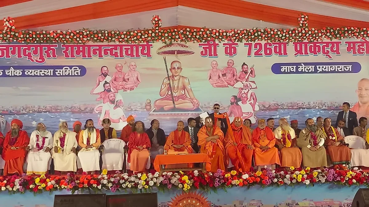 माघ मेला से पहले प्रयागराज में योगी आदित्यनाथ, संतों के साथ किया गंगा पूजन