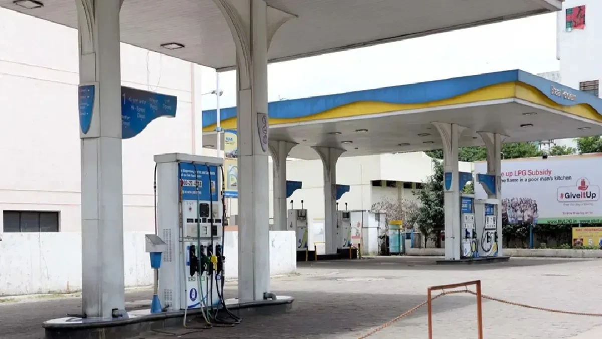 बम धमाके के बाद मणिपुर के पेट्रोल पंप बंद, डीलरों ने की सुरक्षा की मांग