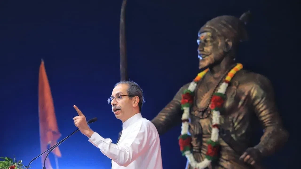 बीजेपी पर उद्धव का पलटवार: हमारी थाली का बचा खाना क्यों खा रहे?