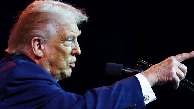 अमेरिकी सेना की तैयारी: ट्रंप का नया सैन्य निशाना ग्रीनलैंड और ईरान