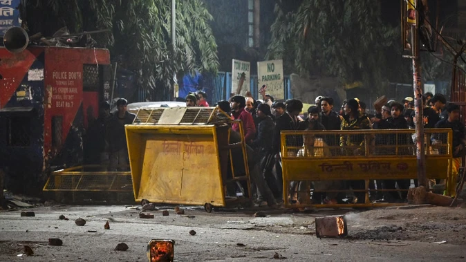 तुर्कमान: हिंसा भड़काने के आरोप में यूट्यूबर की खोज, पुलिस की सैदनगली में छापेमारी