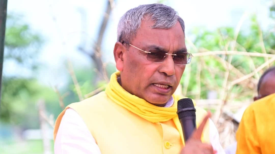 “बिना लाइसेंस हथियार बांटने” वाले बयान से घिरे कैबिनेट मंत्री ओपी राजभर