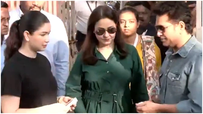 ‘वोट डालना हर नागरिक की जिम्मेदारी’, मतदान के बाद बोले तेंदुलकर