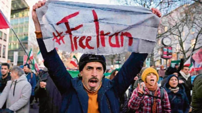 ईरान में फंसे 2000 कश्मीरी छात्र, परिवार चिंतित; पीएम से लगाई उनकी वापसी की गुहार