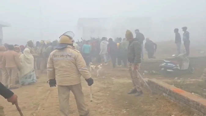 बदायूं में प्रभात फेरी पर विवाद, पुलिस लाठीचार्ज में कई ग्रामीण घायल