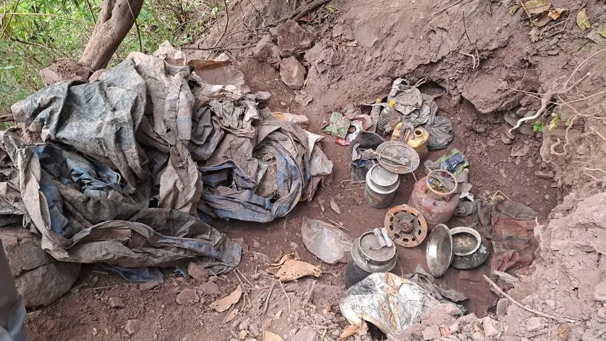 कठुआ में सेना ने तीन संदिग्धों को पकड़ा, मोबाइल में मिले विदेशी नंबर