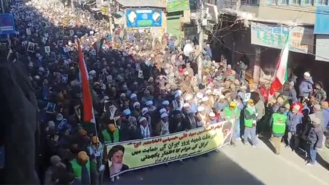 कश्मीर में जुमे के बाद ईरान समर्थन रैलियां, अमेरिका-इजराइल पर प्रदर्शन