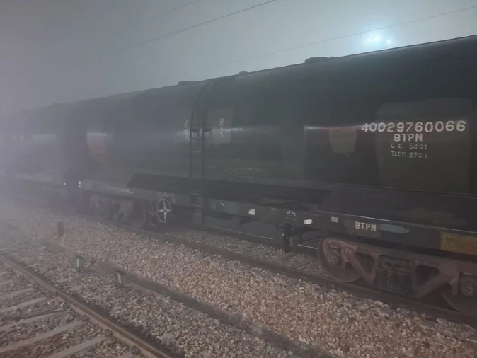 बितरोई स्टेशन के पास मालगाड़ी बेपटरी, बरेली–बदायूं–कासगंज रेल रूट बाधित