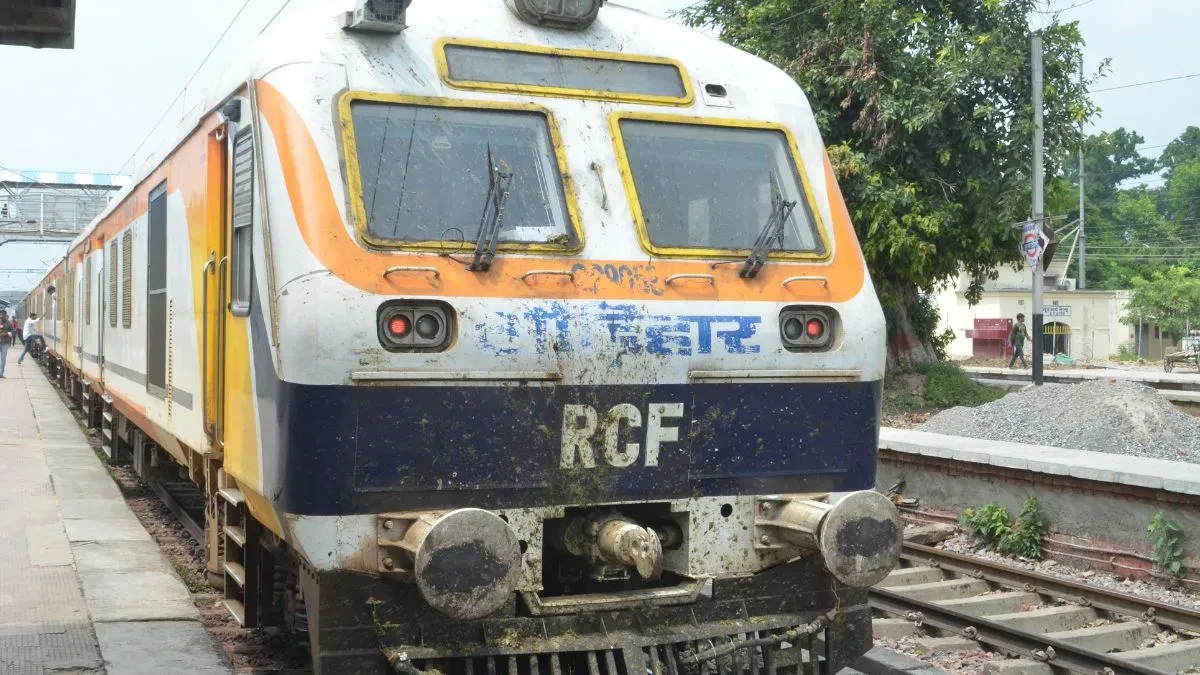 अलीगढ़: राजधानी एक्सप्रेस में बम की अफवाह, आरपीएफ-जीआरपी अलर्ट पर