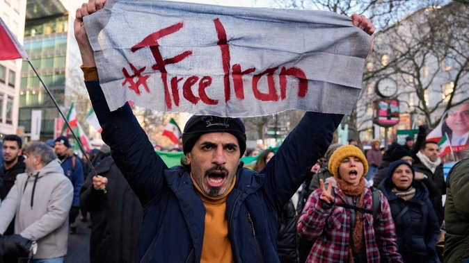 ईरान में हिंसक प्रदर्शन जारी, 5000 मौतें; सरकार का आतंकियों और विदेशी ताकतों पर आरोप