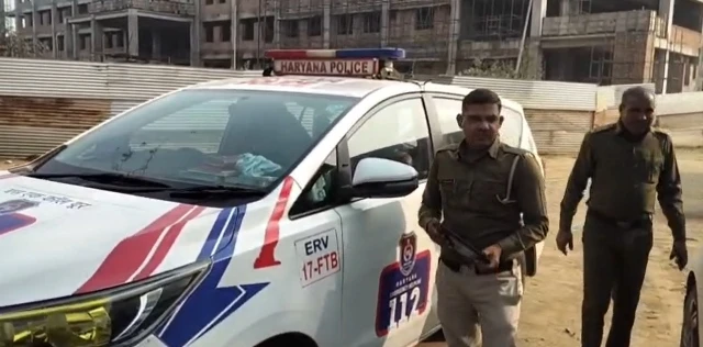 टोहाना के गाजूवाला में पुलिसकर्मियों पर हमला, एक की हालत गंभीर