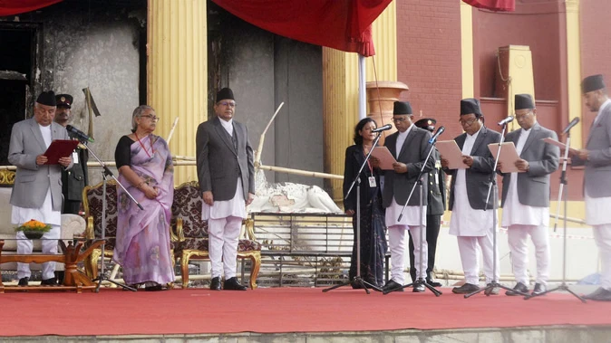 नेपाल चुनाव: कार्यवाहक सरकार से चार मंत्रियों का इस्तीफा, सियासी हलचल तेज