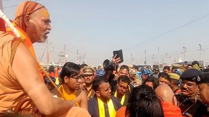 शंकराचार्य से प्रमाणपत्र मांगना सनातन धर्म का अपमान: अखिलेश यादव