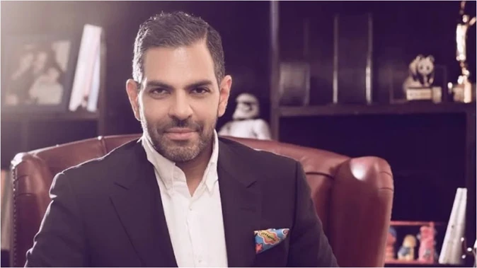 संजय कपूर की मां ने बहू प्रिया पर लगाया संपत्ति पर कब्जे का आरोप,  एफआईआर दर्ज