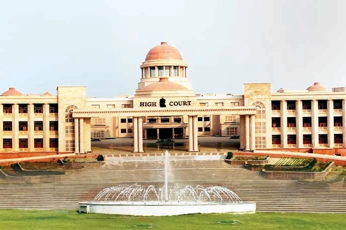 यूपी: हाईकोर्ट ने बंदियों की सजा माफी मामले में एसीएस, गृह मंत्रायल से मांगा ब्योरा