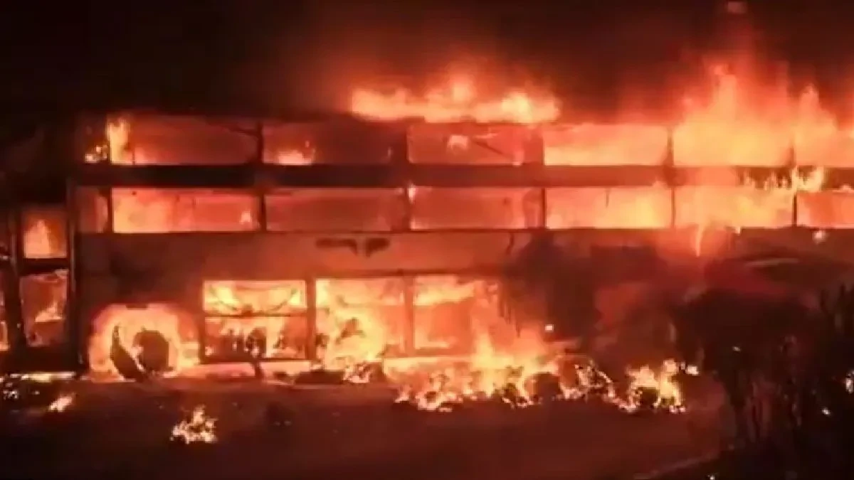 चलती बस बनी आग का गोला, नंदयाल में बड़ा हादसा; 3 की मौत