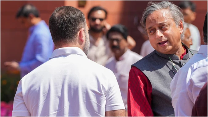 केरल चुनाव से थरूर की दूरी, कांग्रेस में बढ़ी खींचतान