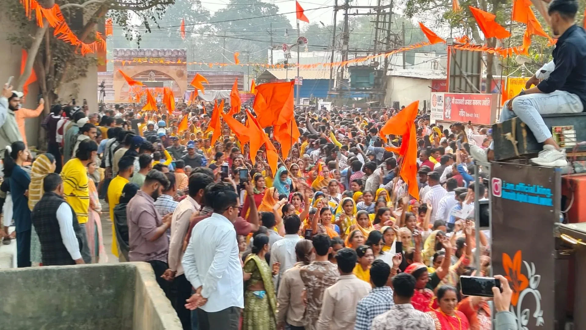 इतिहास के पन्नों में दर्ज हुआ भोजशाला का वसंतोत्सव, पूजा और नमाज शांतिपूर्ण संपन्न