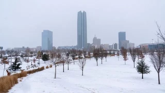 अमेरिका में भीषण बर्फीला तूफान, जनजीवन अस्त-व्यस्त; 40% आबादी प्रभावित