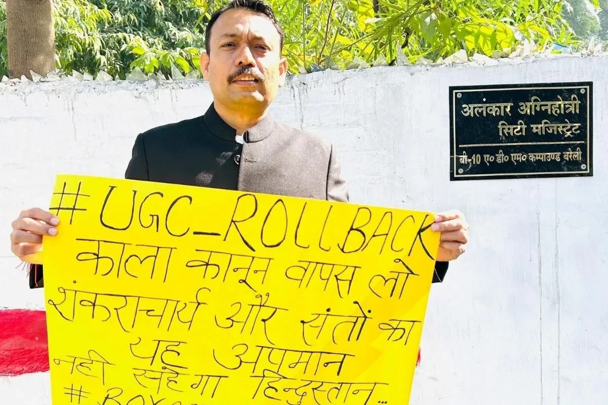 ‘बंधक बनाया गया’- अलंकार अग्निहोत्री का जिला प्रशासन पर सनसनीखेज दावा