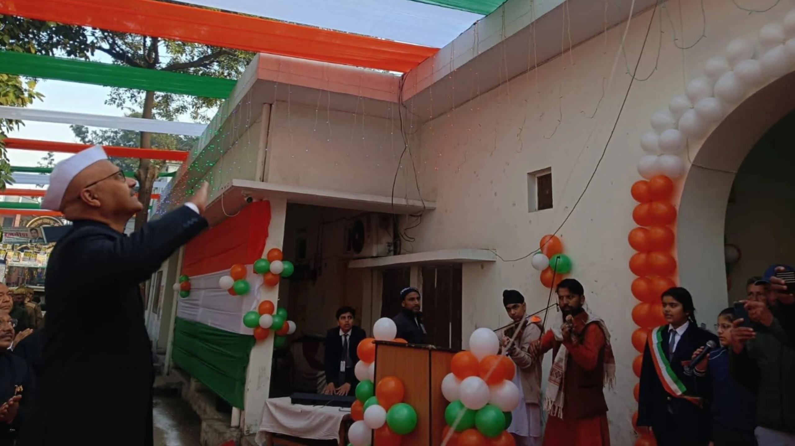 मुजफ्फरनगर में पूरे उत्साह के साथ मना 77वां गणतंत्र दिवस, कलेक्ट्रेट और पुलिस लाइन में हुए भव्य आयोजन