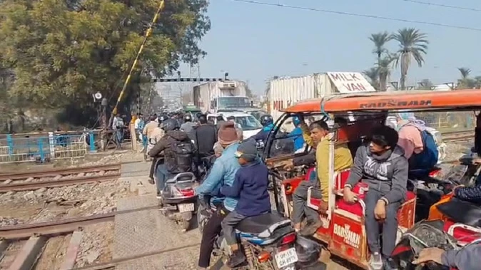 मेरठ: ट्रेन की चपेट में आने से महिला की मौत, परिवार में शोक की लहर