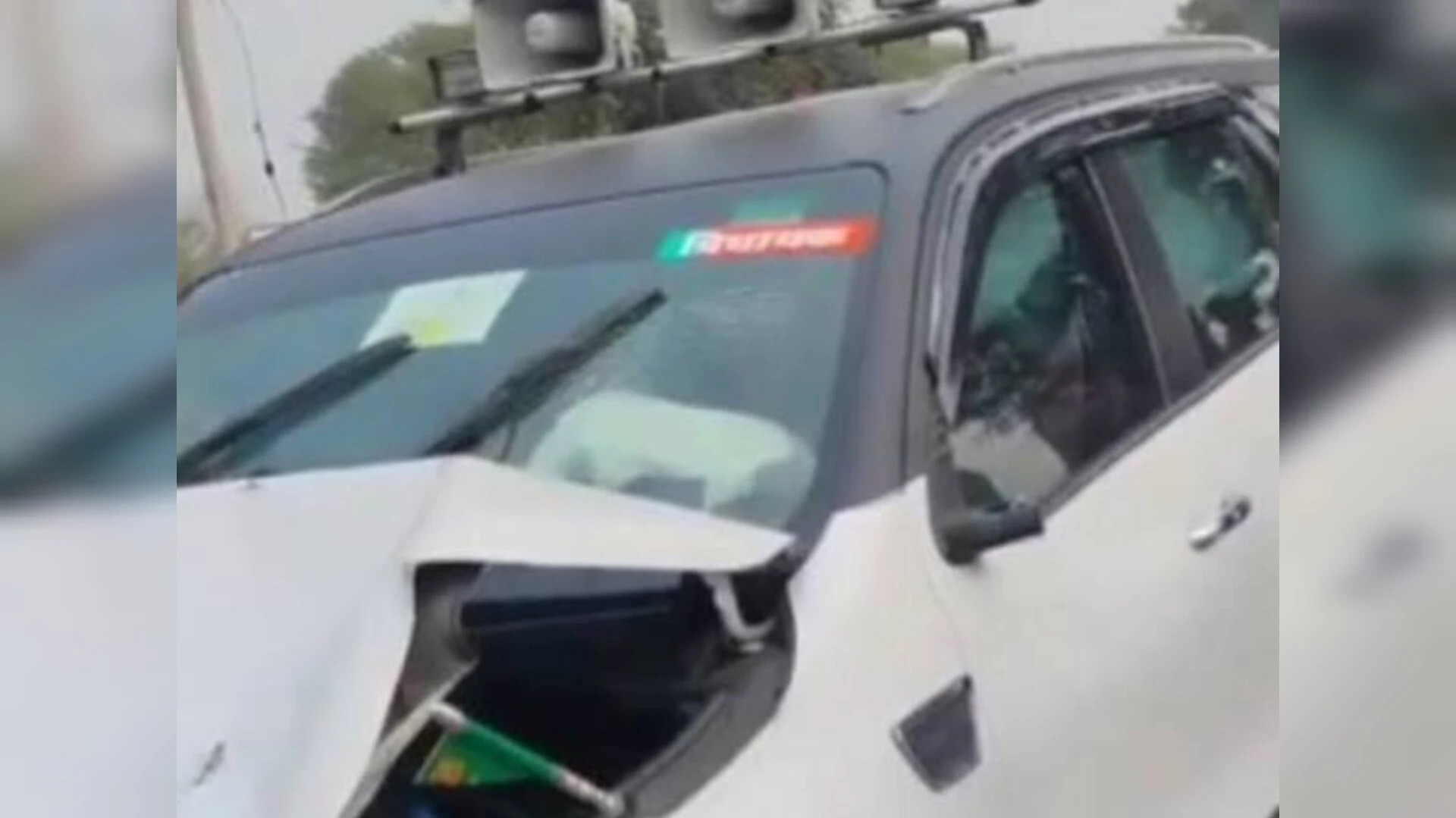 यूपी: मंत्री के बेटे की कार ने बाइक सवार को कुचला, मौत, भड़की भीड़ पर तानी पिस्टल