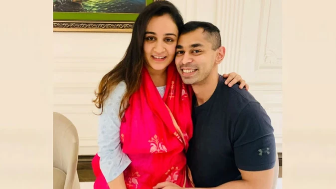 तलाक की खबरों की बीच प्रतीक यादव ने इंस्टाग्राम पर साझा की अपर्णा के साथ खुशहाल तस्वीर