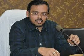 यूपी: आईएएस अभय सिंह की मां ने लगाया उन पर प्रताड़ित करने का आरोप