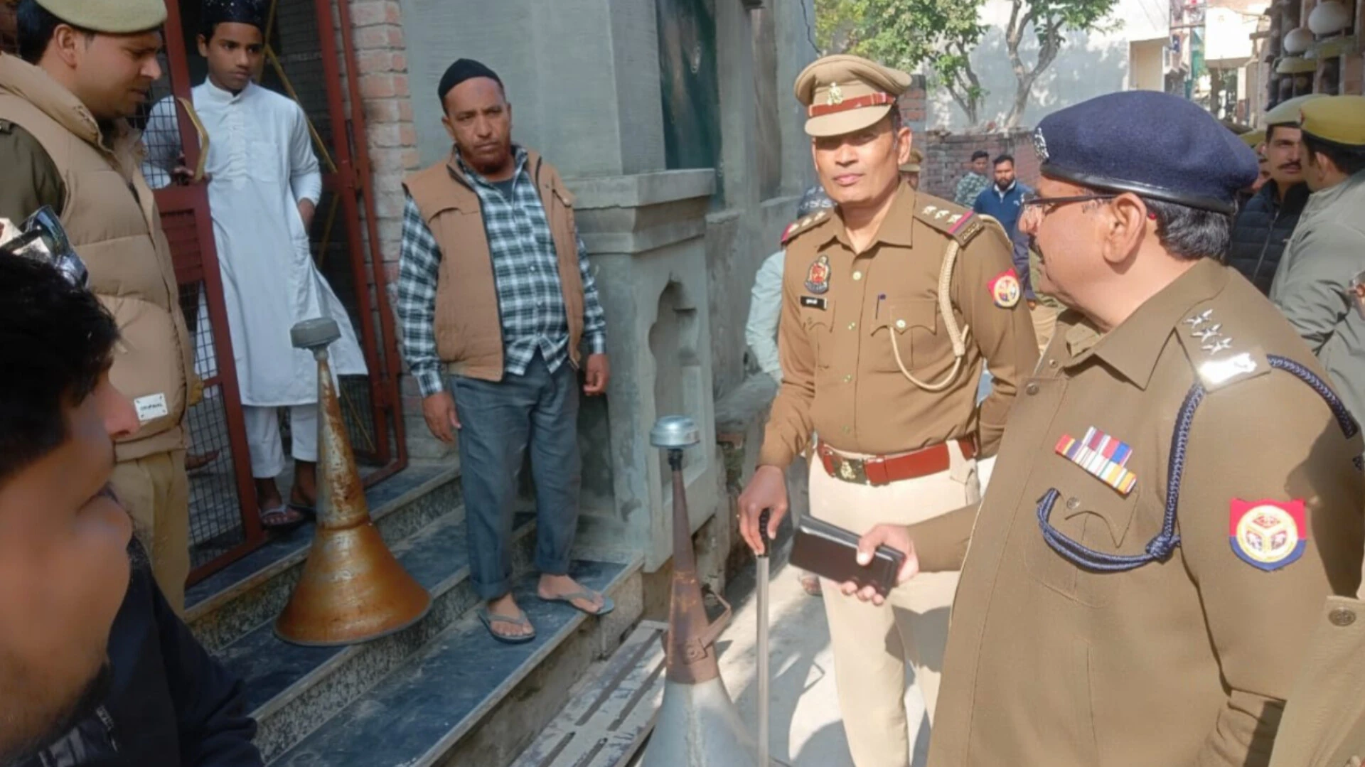 बुढाना में तय मानकों से अधिक आवाज वाले लाउडस्पीकर हटाए गए