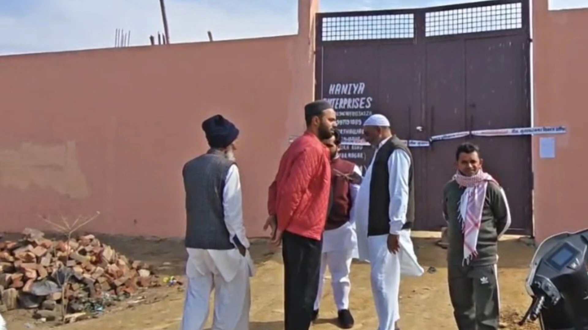 मुजफ्फरनगर में एमडीए ने तेल गोदाम किया सील, मालिक ने उठाए सवाल