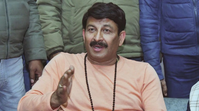 मनोज तिवारी के नाम से चल रही फर्जी फेसबुक आईडी पर पुलिस में शिकायत