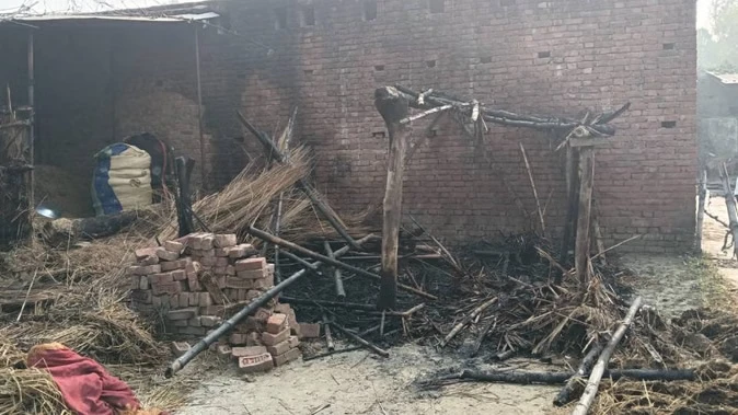 बाराबंकी में संदिग्ध हालात में दिव्यांग किसान की जलकर मौत, पुलिस जांच में जुटी