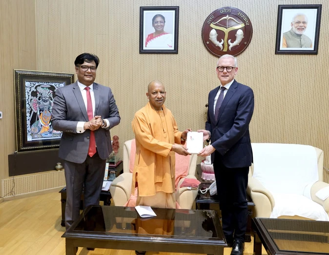 सिंगापुर की कम्पनी एपी मोलर माएर्स्क के प्रमुख ने की मुख्यमंत्री योगी से मुलाकात