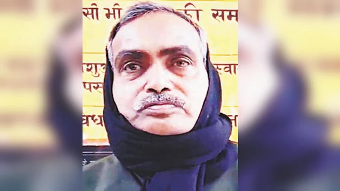 एसआईआर कार्य में लापरवाही पर खंड शिक्षा अधिकारी पहुंचे थाने, कार्रवाई से मचा हड़कंप