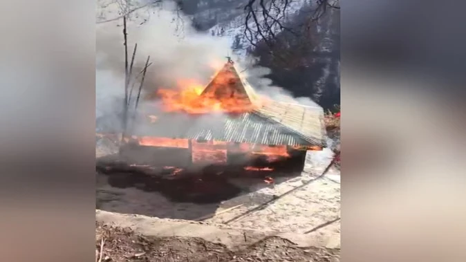 भरमौर के 200 साल पुराने गिरड़ माता मंदिर में भीषण आग, लाखों का नुकसान