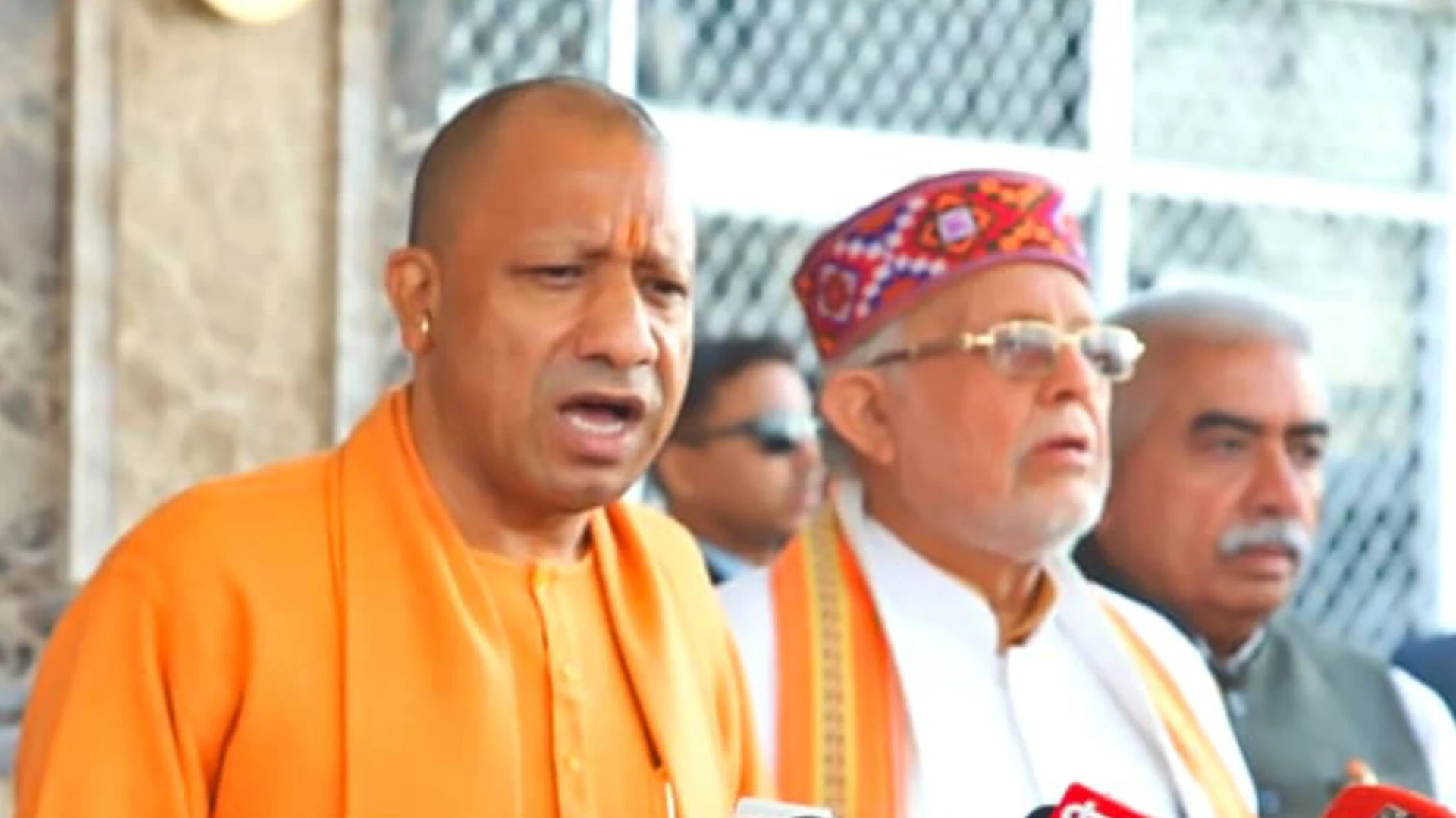 संवाद से समस्या के समाधान में विश्वास करती है सरकारः योगी