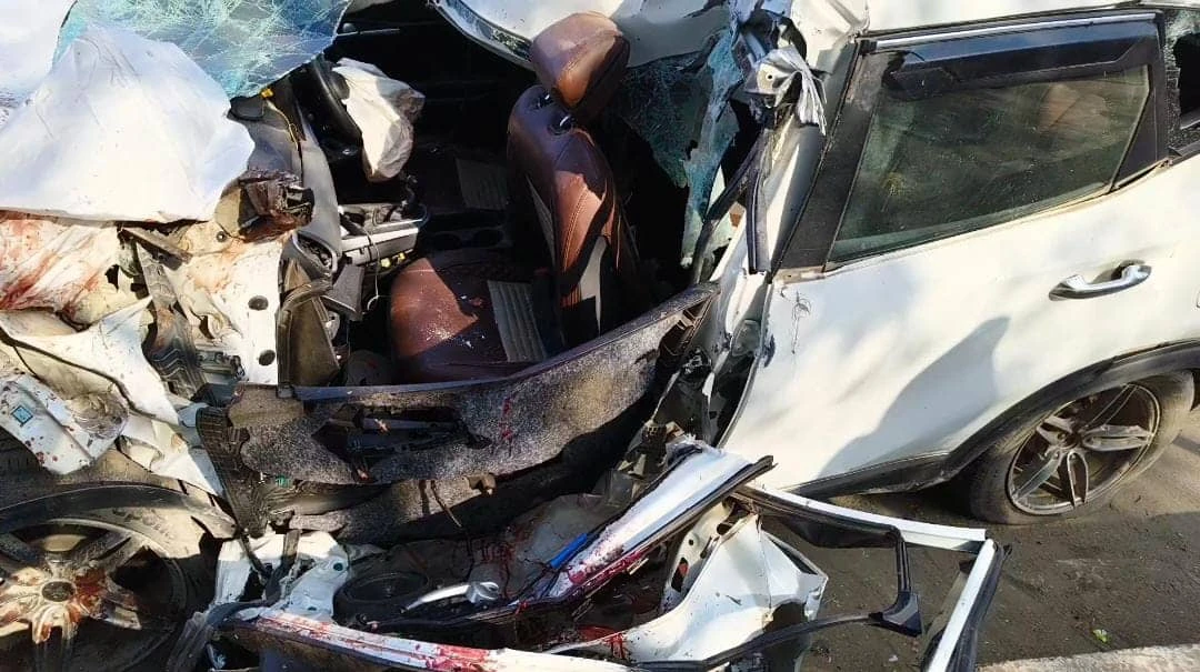 दिल्ली: गाजीपुर टोल पर कार-कंटेनर की जोरदार टक्कर, मां-बेटी की मौत