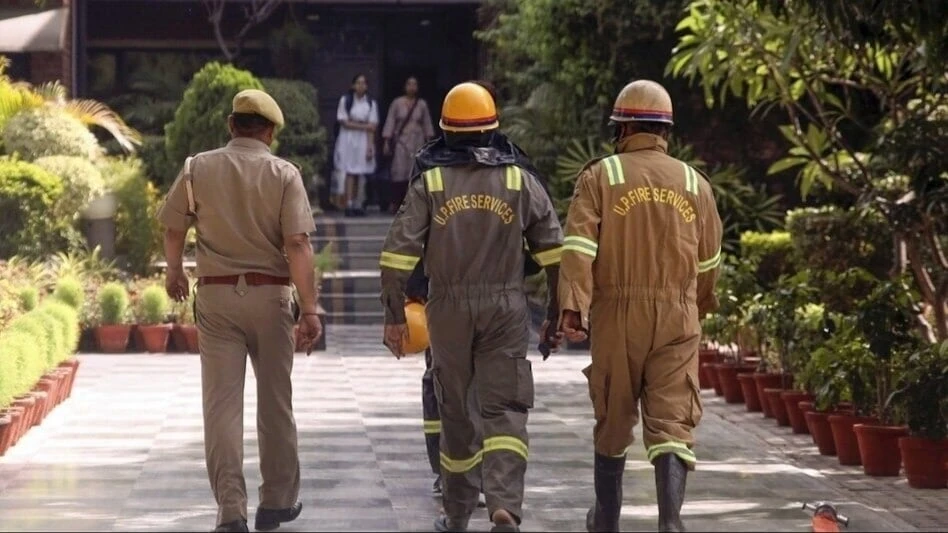 दिल्ली के कई स्कूलों को मिली बम से उड़ाने की धमकी, सुरक्षा एजेंसियां अलर्ट