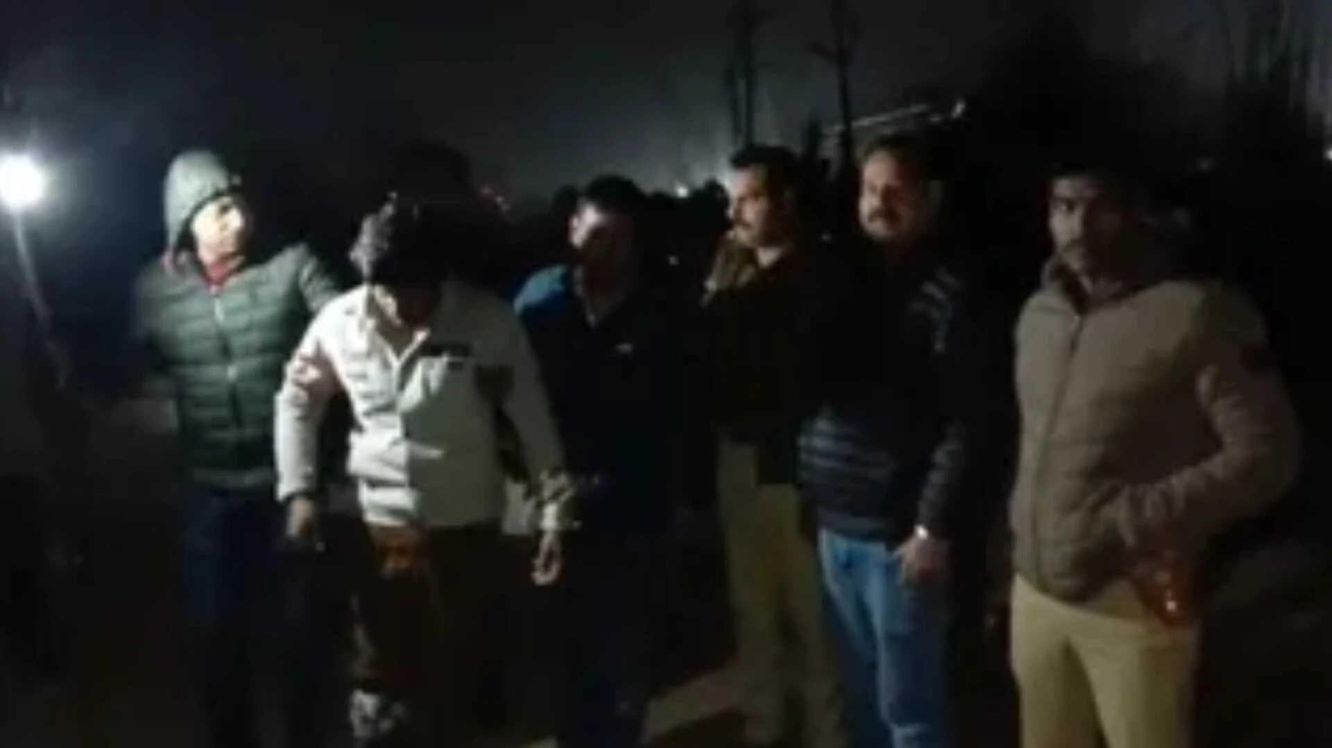 हापुड़ में 64 लाख की लूट का खुलासा, मुठभेड़ के बाद पांच आरोपी गिरफ्तार