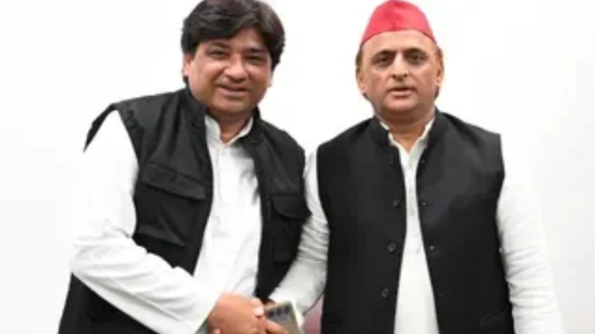 यूपी: कांग्रेस छोड़ नसीम खान ने थामा सपा का दामन