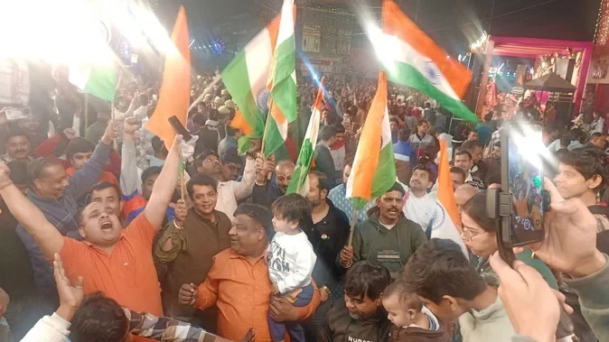 मुजफ्फरनगर: टीम इंडिया की जीत से शहर-गांव में खुशी, शिव चौक पर लहराया तिरंगा