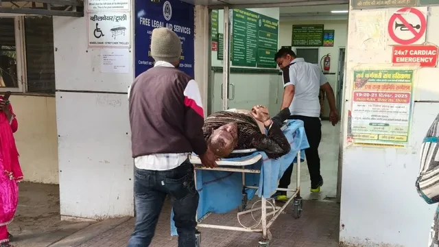 फरीदाबाद की फैक्ट्री में भीषण आग, पुलिसकर्मी और कर्मचारियों सहित 12 लोग झुलसे