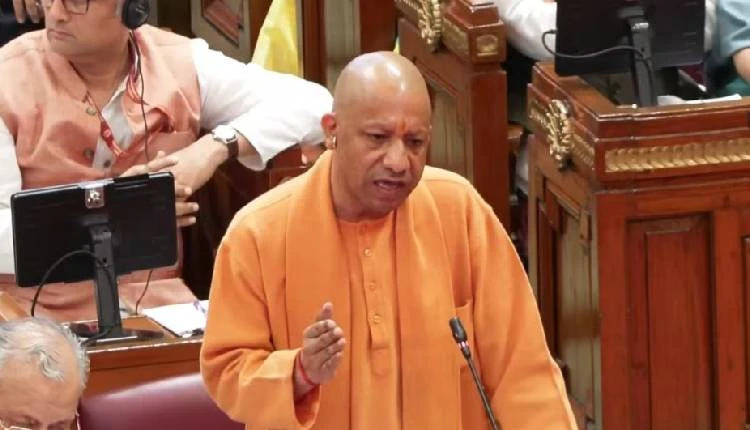 ‘वंदे मातरम्’ पर सीएम योगी का विपक्ष से सवाल, सपा-कांग्रेस क्यों कर रहे विरोध?