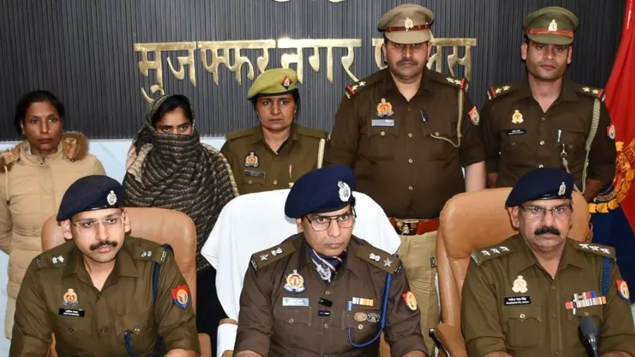 शादी तय होने से बढ़ी रंजिश, युवती ने परिवार को बेहोश कर भतीजी की ली जान