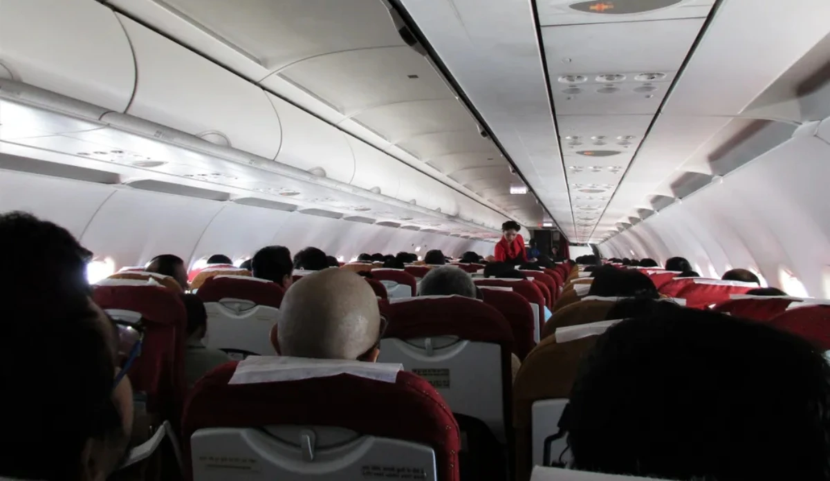 हवाई यात्रा में बदसलूकी पर अब सख्ती, डीजीसीए लाएगा ‘जीरो टॉलरेंस’ नियम