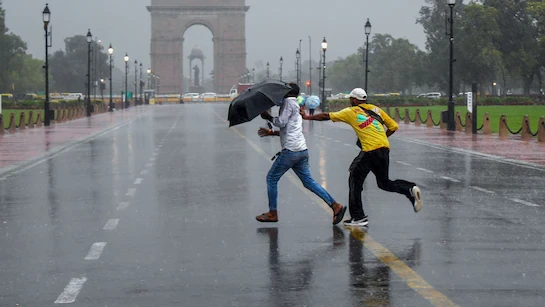 देशभर में मौसम का बदला मिज़ाज: बारिश, ओले और ठंड का अलर्ट